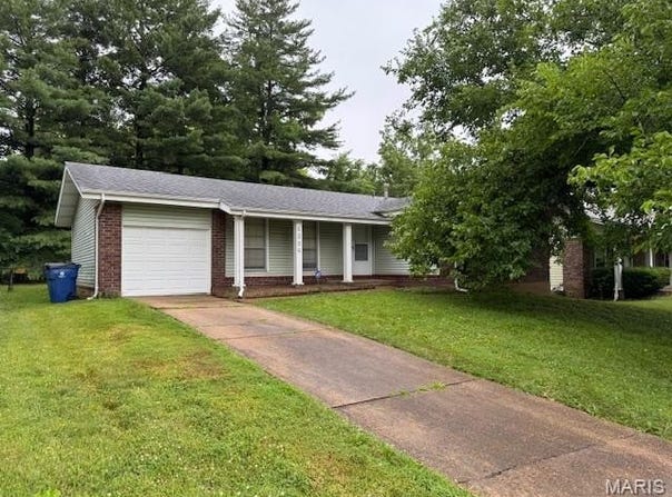 4384 Remus Drive, Florissant, MO 63033