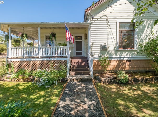 730 N MAIN ST, Brownsville, OR 97327