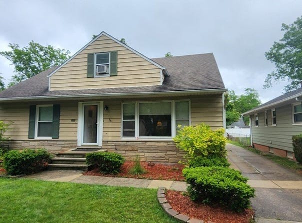 963 Chelston Road, South Euclid, OH 44121