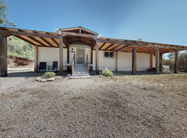 38 CHIPMUNK Lane, Tijeras, NM 87059