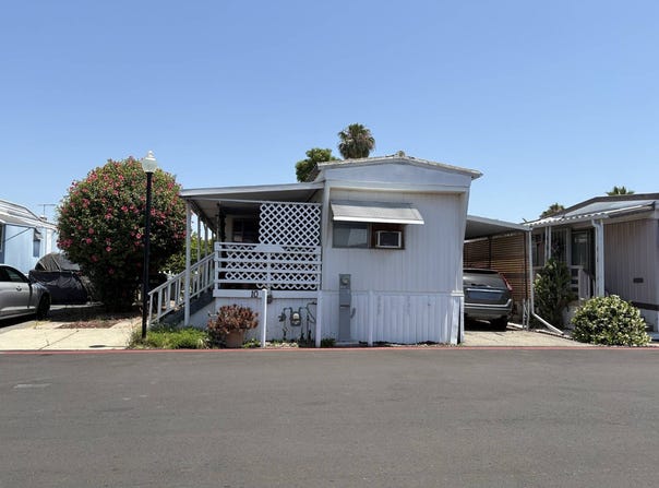 10 Paramount St, Escondido, CA 92027