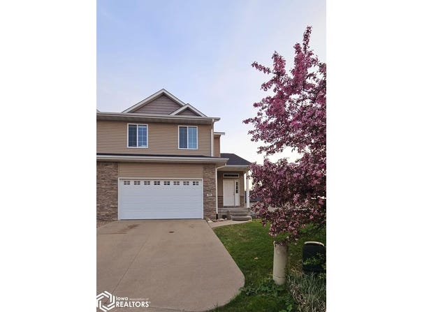 25 Ash Court, North Liberty, IA 52317