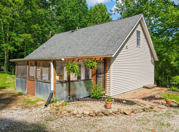2886 S Whitehorse Road, Nashville, IN 47448
