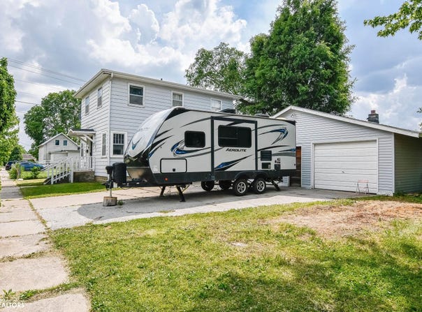 805 S 5Th Avenue, Marshalltown, IA 50158