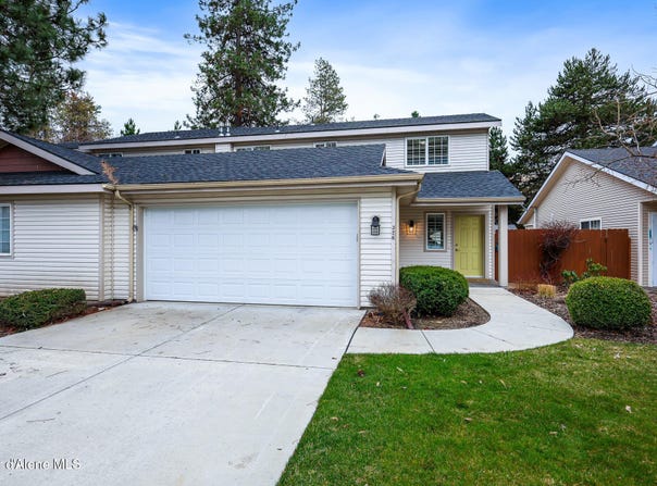 326 E KNOTTY PINE LN, Coeur d'Alene, ID 83815