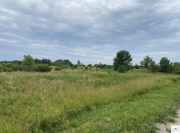 10 Ac Aqua, Sedalia, MO 65301