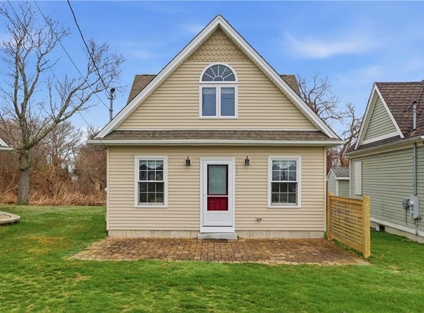 64 Burnside Avenue, Narragansett, RI 02882