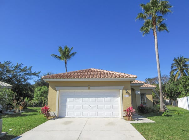 4513 SW 13th Street, Deerfield Beach, FL 33442