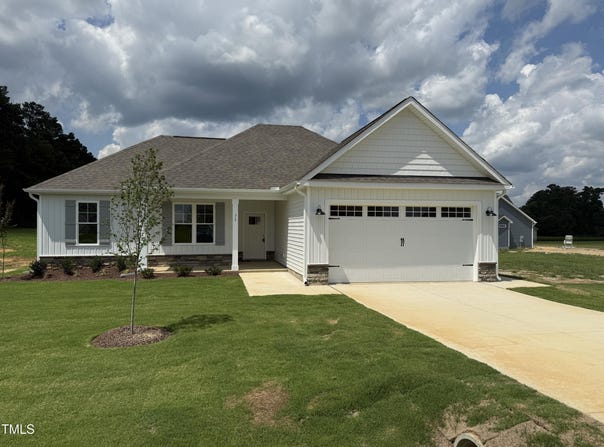 71 Royal Avenue, Selma, NC 27576