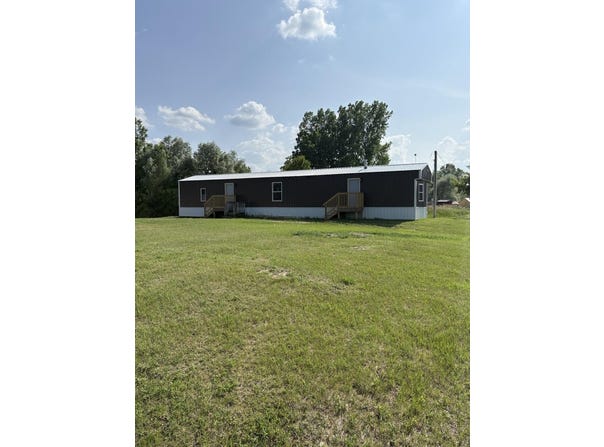 2835 E Sessions Road, Sheridan, MI 48884