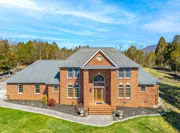120 River Ridge Dr, Pearisburg, VA 24134