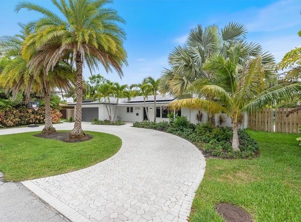 2725 NE 35th Ct, Fort Lauderdale, FL 33308