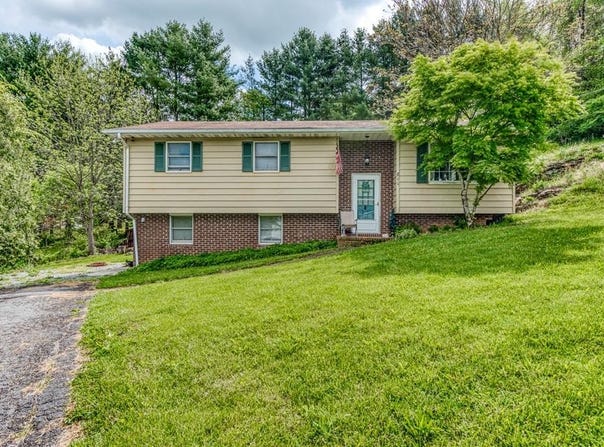 811 Anderson Ave, Marion, VA 24354
