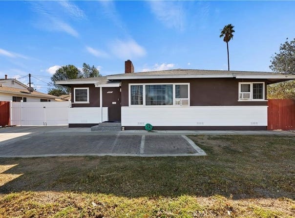 6032 Grand Avenue, Riverside, CA 92504
