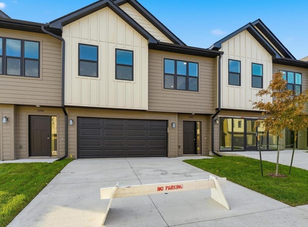 1362 Meadow Rose Place, Waukee, IA 50263