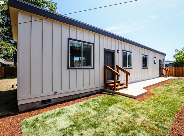116 W J ST, Springfield, OR 97477