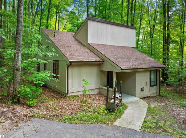 6555 Kliffendorf Drive, Bellaire, MI 49615