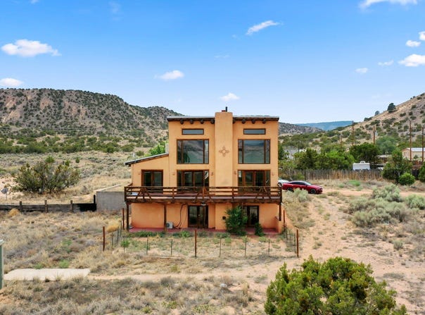 10 New Mexico State RD 233, Medanales, NM 87548