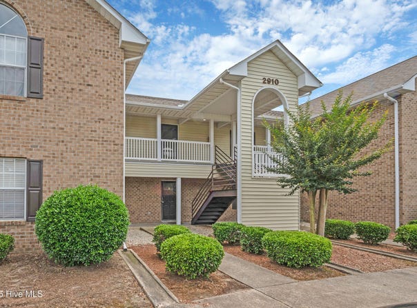 2910 Mulberry Lane, Greenville, NC 27858