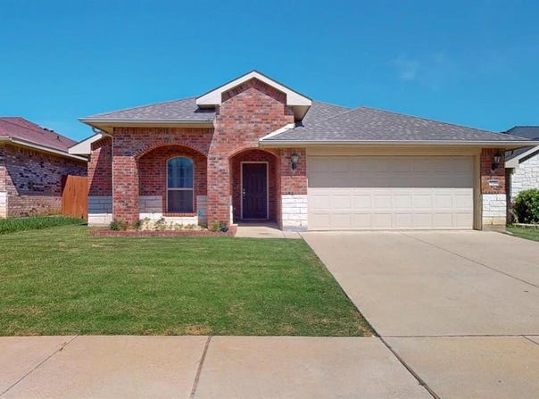 9144 Saint Barts Road, Fort Worth, TX 76123