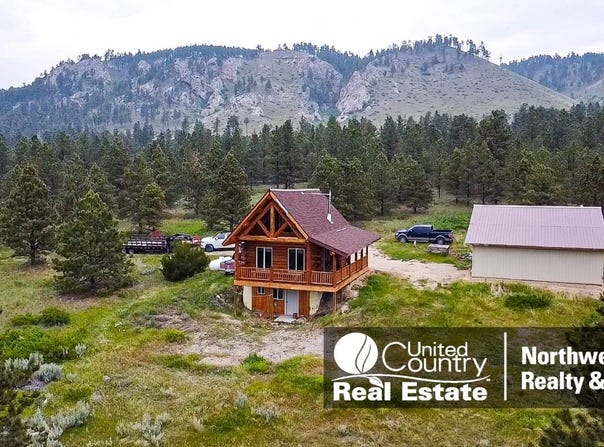 395  Square Butte Ln, Landusky, MT 59546