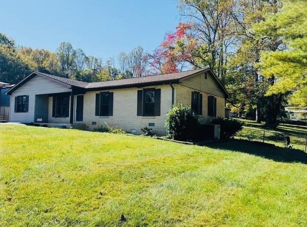 1016 Woodlawn Street, Glasgow, KY 42141
