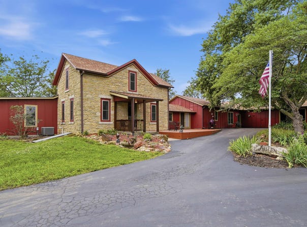 26906 Gladden RD, Maple Hill, KS 66507