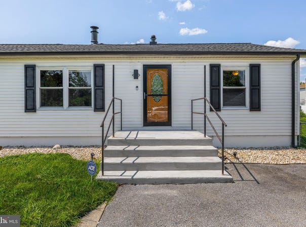 112 3RD AVENUE, NEW CASTLE, DE 19720