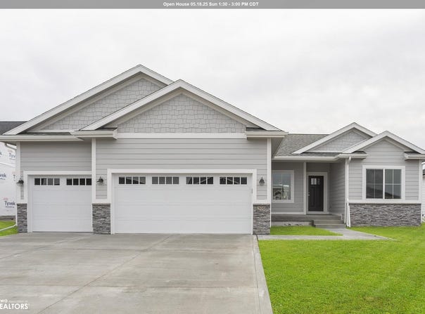 2602 Knollway Drive, Marshalltown, IA 50158