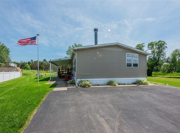 900 Cobblestone Court, Clarendon, NY 14470