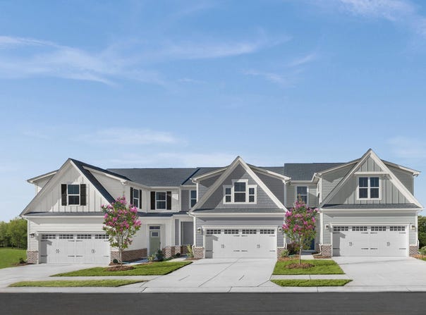 3729 S Pointe Lane, Parma, OH 44130