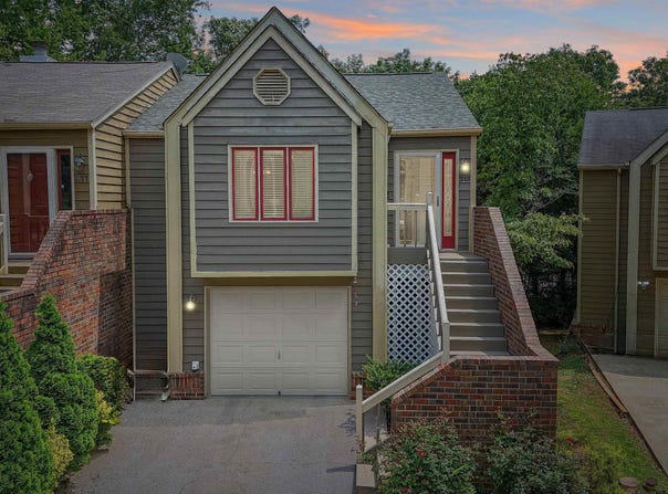 213 Knollridge Circle, Huntsville, AL 35801