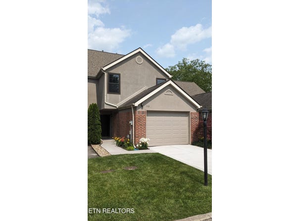 713 Farragut Commons Drive, Knoxville, TN 37934