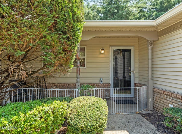 9 Ambrose Lane, Holmdel, NJ 07733