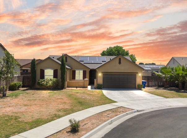 894 Himalaya Drive, Lemoore, CA 93245