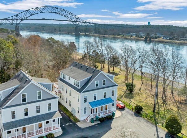 3 Honora Lane, Buzzards Bay, MA 02532