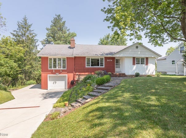 1474 W Sprague Road, Parma, OH 44134