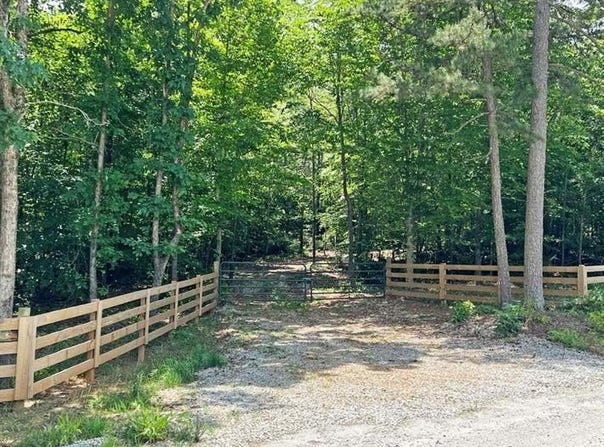 0 Barefoot, Lula, GA 30554
