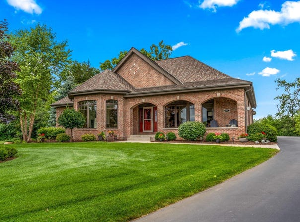 180 Monastery Hill Dr, Oconomowoc, WI 53066