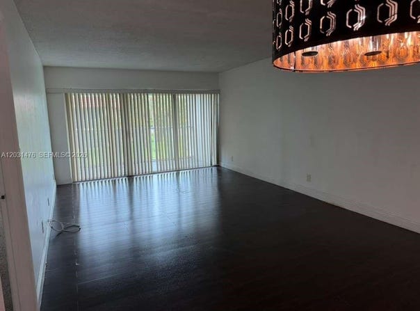 140 Lakeview Dr, Weston, FL 33326