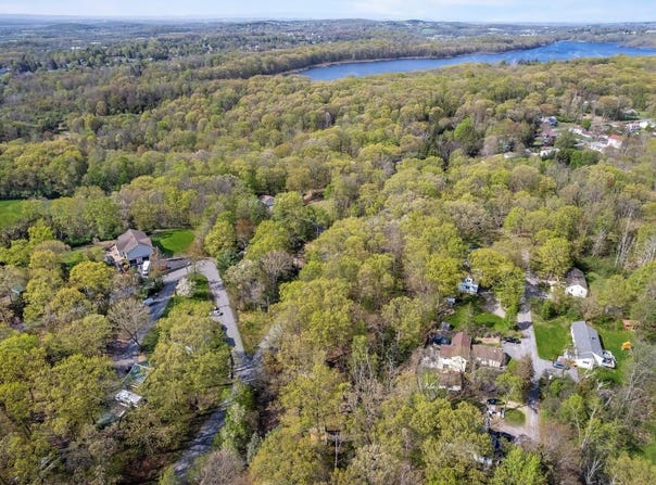 60 Glenmere Homesites Road, Florida, NY 10921