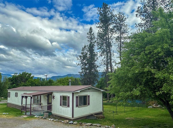 208 E Haley Avenue, Thompson Falls, MT 59873