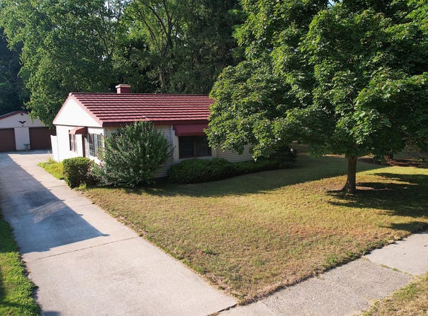 906 Mills Avenue, Muskegon, MI 49445