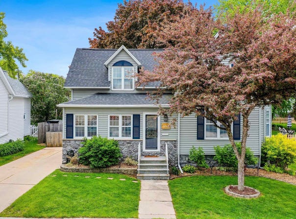 633 S MICHIGAN Street, DE PERE, WI 54115