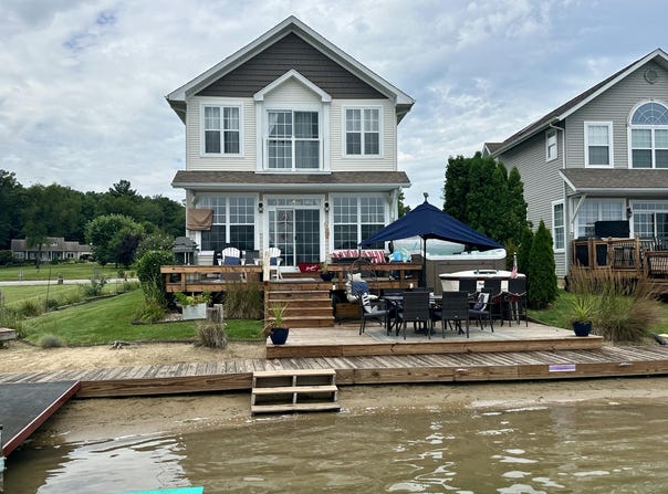 68695 Oak Spring Road, Edwardsburg, MI 49112