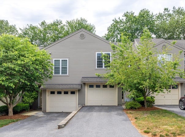 110 Ridgefield Cir, Clinton, MA 01510