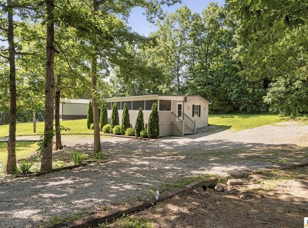 614 Stone Hill Road, Mammoth Cave, KY 42259