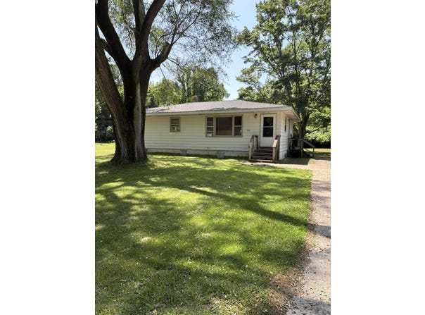 1596 Kay Drive, Benton Harbor, MI 49022