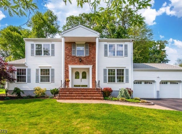 47 Robin Hood Way, Wayne Twp., NJ 07470-5427