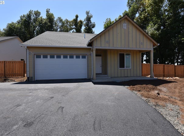 871 OAKLEAF WAY, Silverton, OR 97381